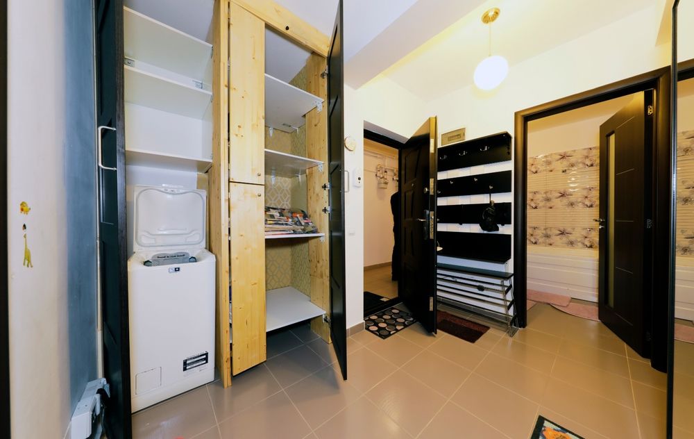 Închiriez apartament 3 camere, Păcii, Militari