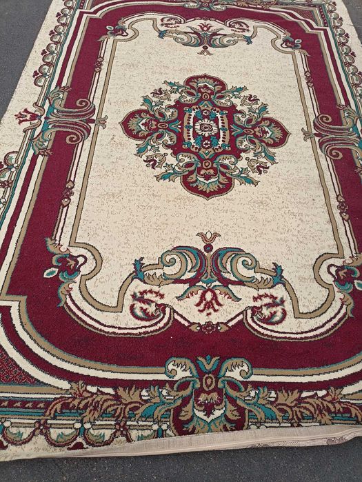 Продам ковры на пол