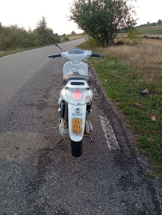 Scuter Piaggio liberti 125