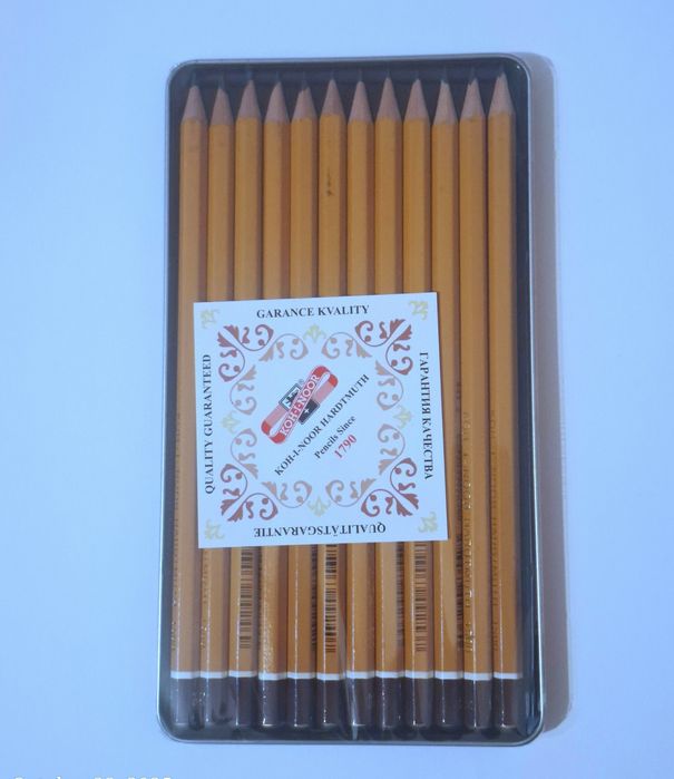 Комплект Черни Моливи За Графика Koh-i-Noor 12бр