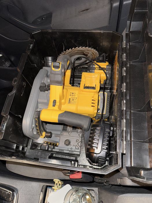 Circular dewalt cu plonjare