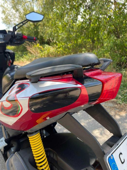 Продавам скутер Aprilia sr50 factory 2011 г.