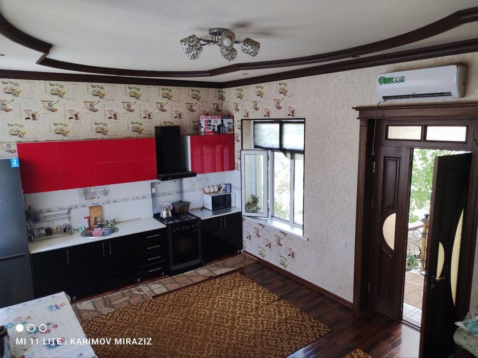 Nazarbek Xarakat 3 yarim sotix 6 ta xona 2 ta padvoli bor