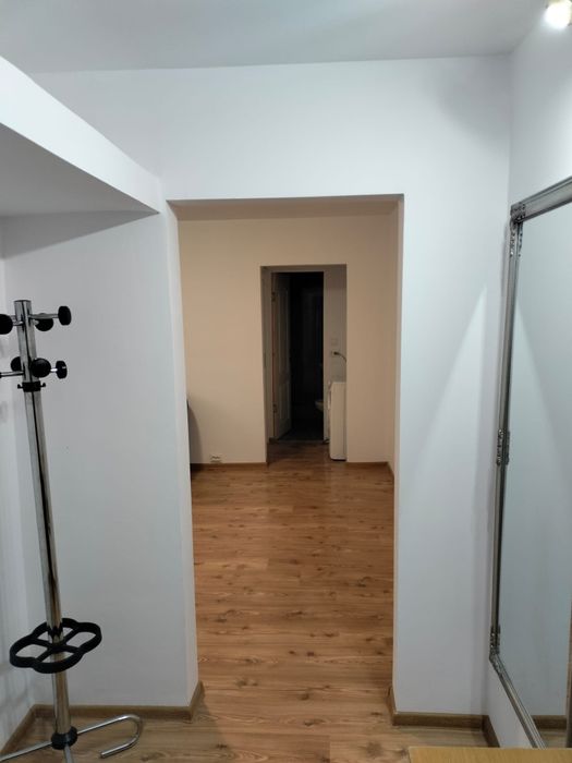 Închiriez apartament 3 camere G . Enescu