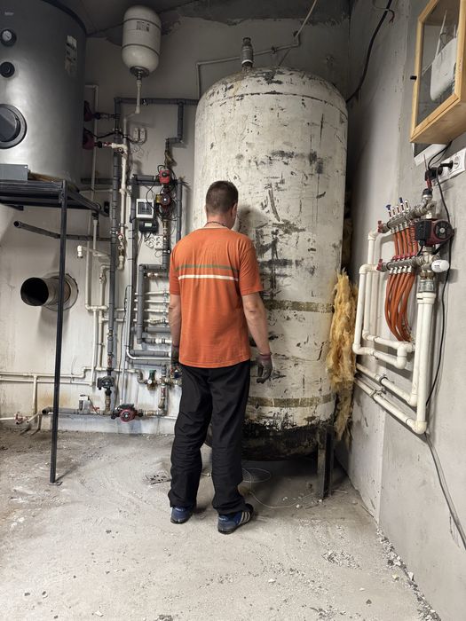 Vand centrala (cazan) si un pufer 2000 de litri