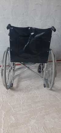 Инвалидная коляска с санитарным оснашением