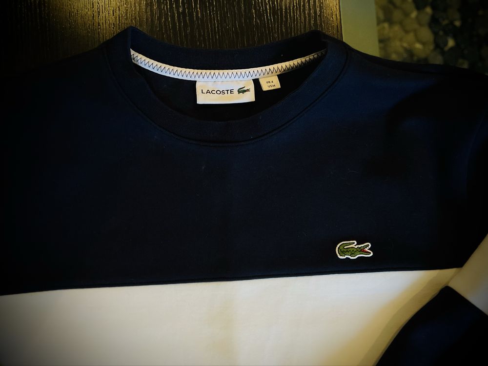 Блузи на Lacoste