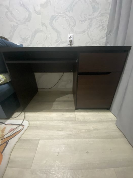 Продам письменный стол (майкудук)