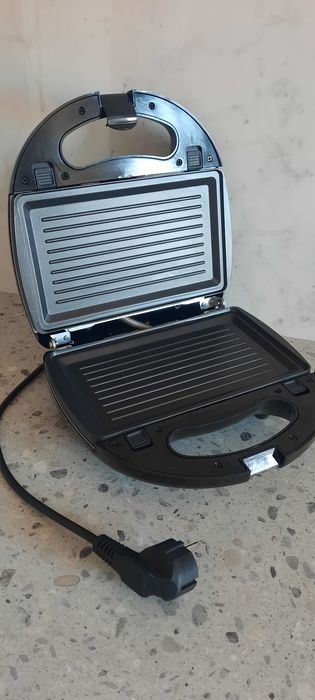 Sandwich maker 3 în 1