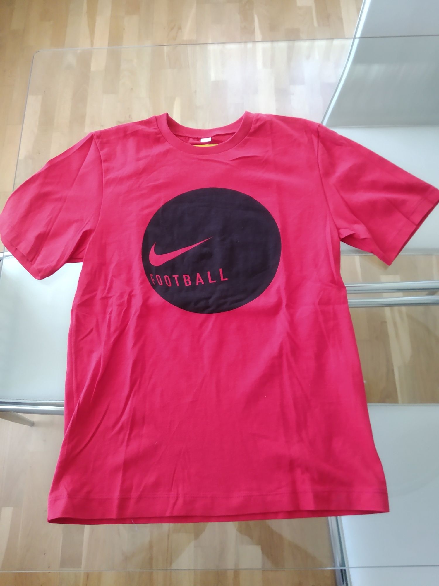 Тениска Nike  / Найк / S / XS
