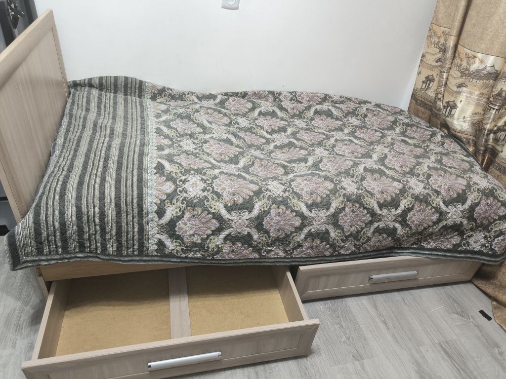 Продам кровать в хорошем состоянии