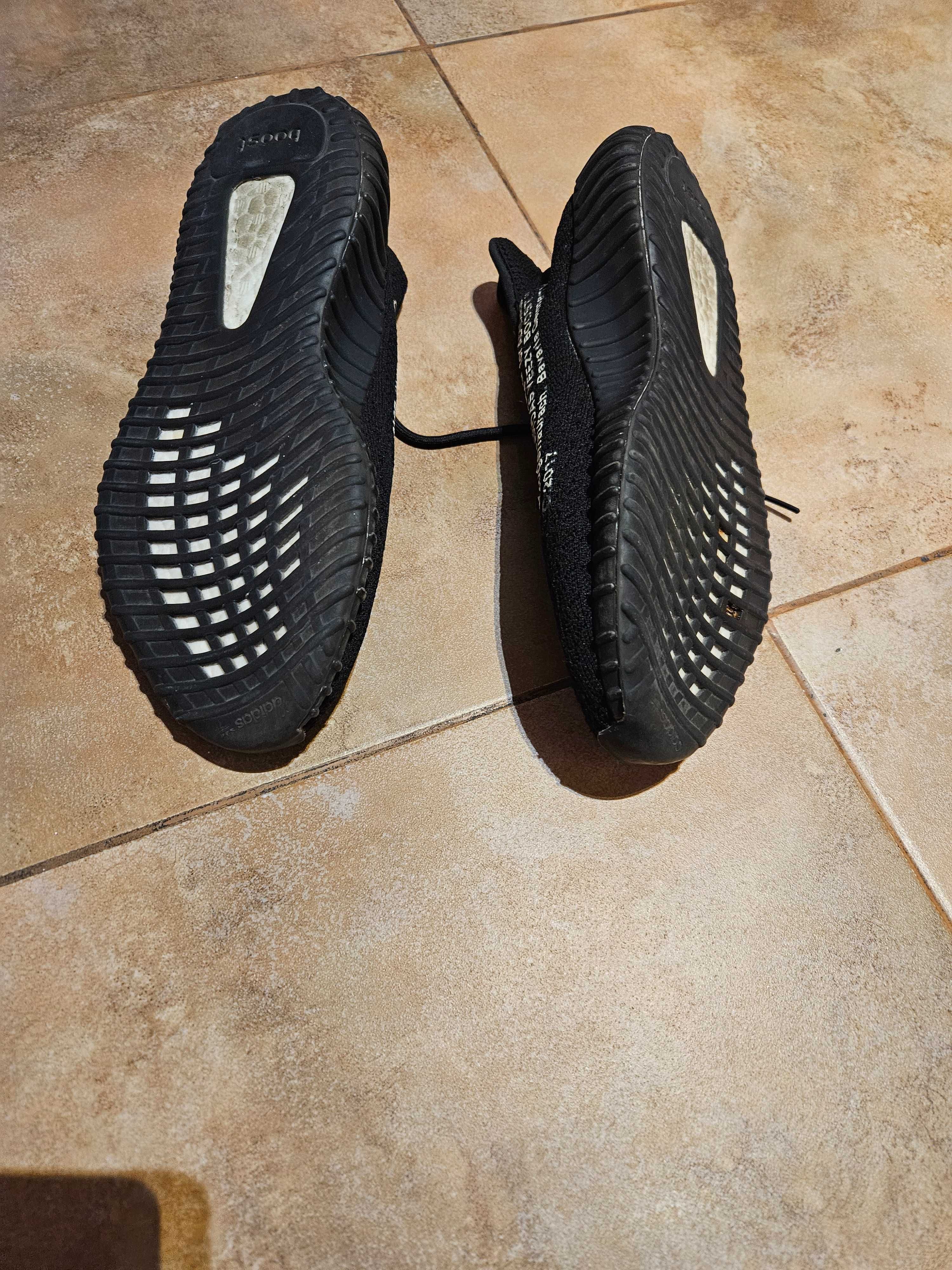 Мъжки маратонки Adidas Yeezy Boost, US10 (UK 9,5; FR 44)