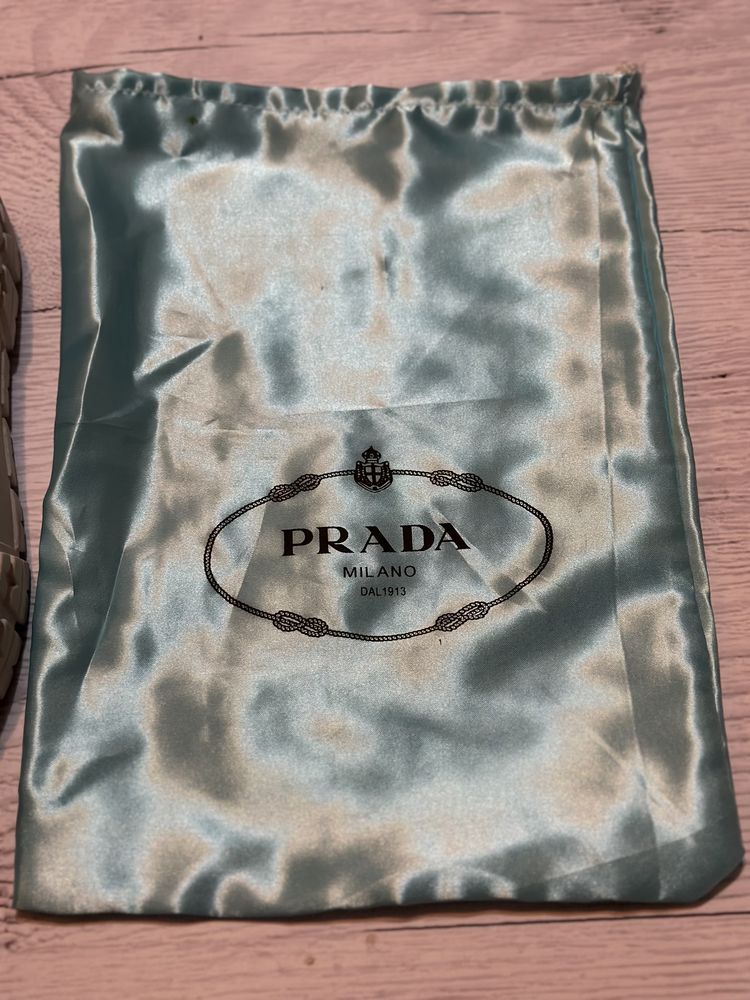 Продам кеды Prada