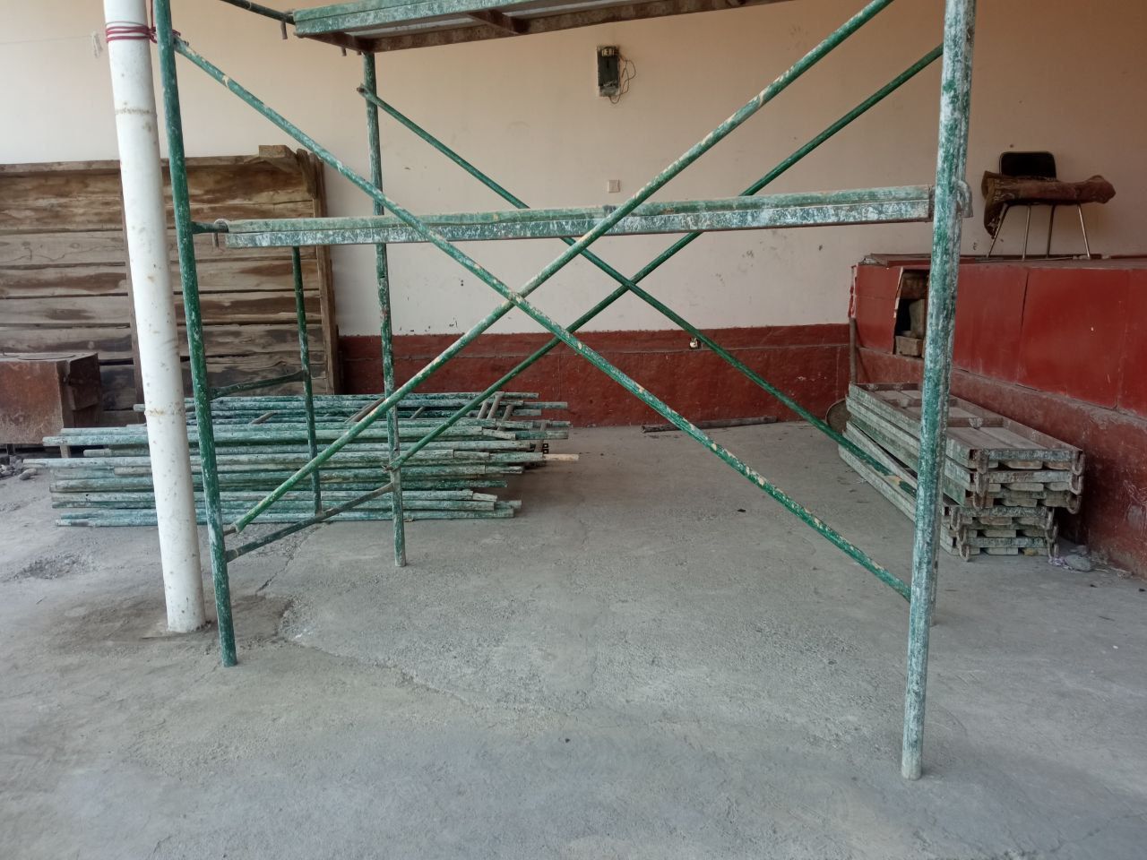Lesa sotiladi 8 komplekt