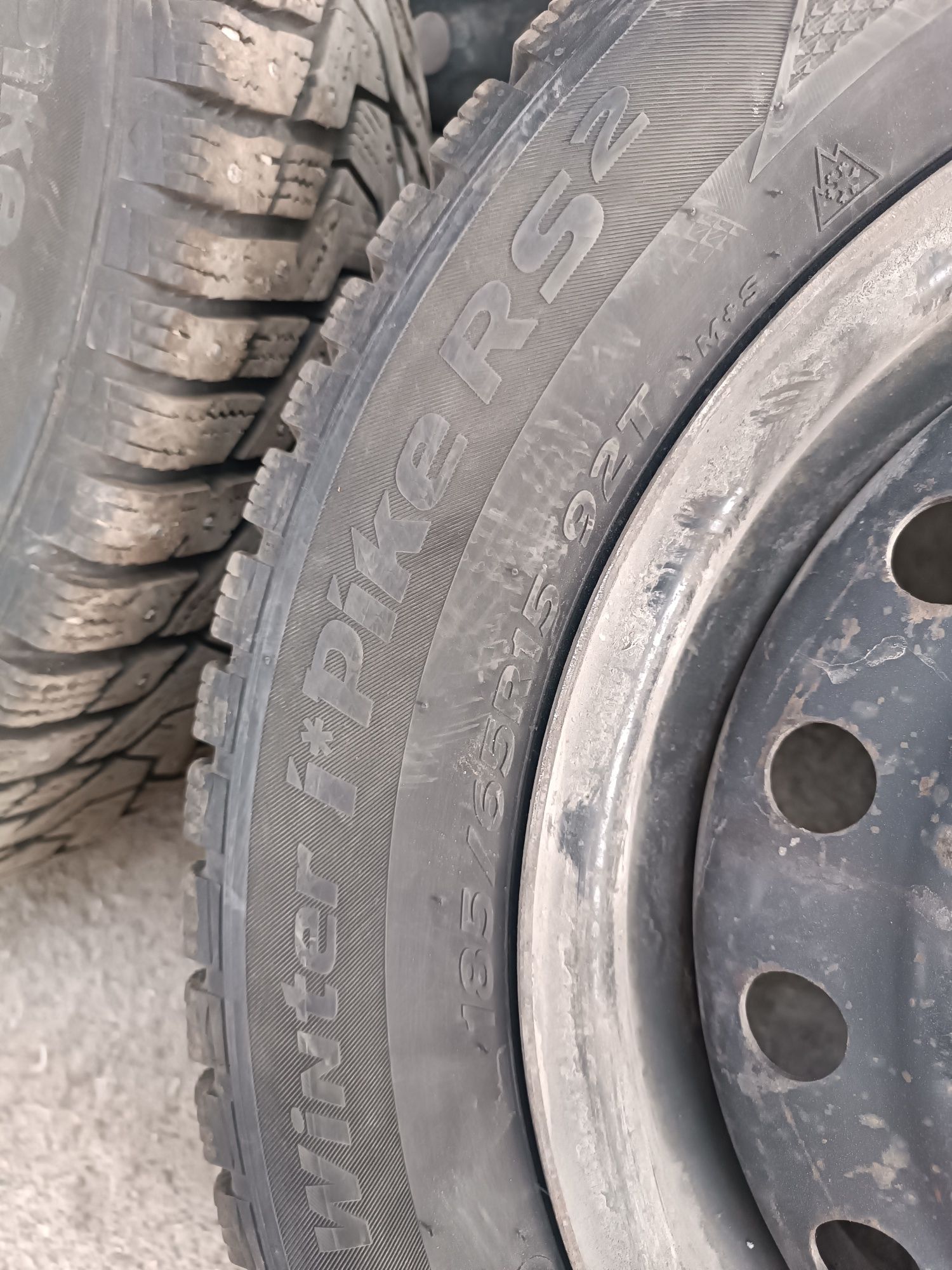 Продам зимнюю резину Hankook