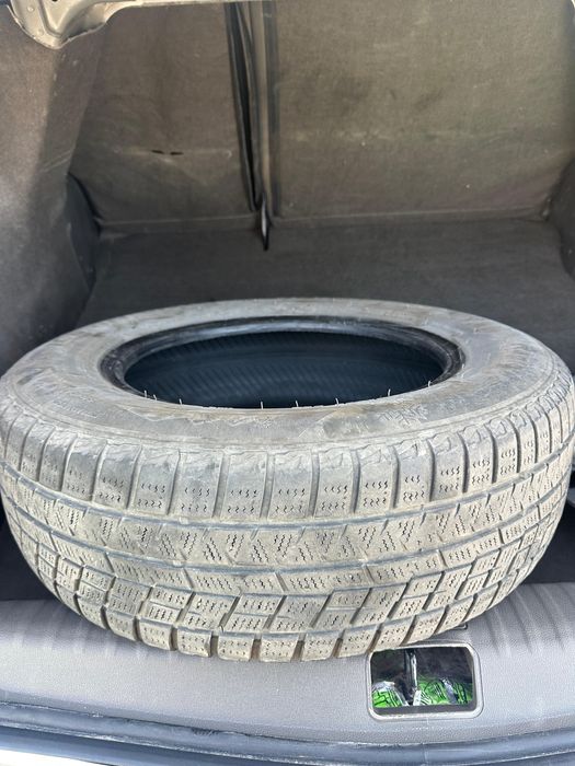 Продам шина и колпаки от Кобальт