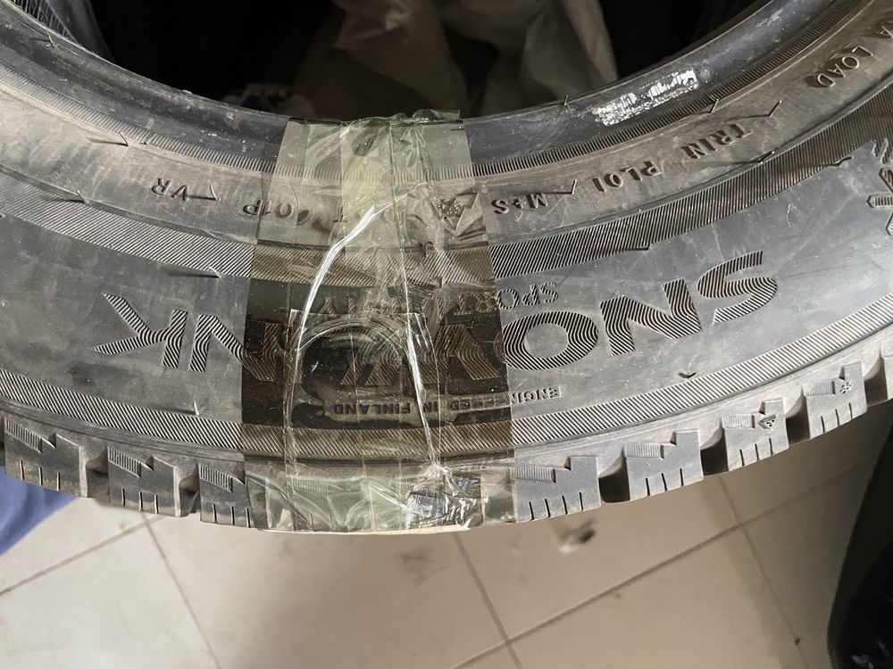 Продам зимнюю резину Triangle Snowlink 225/65 R17