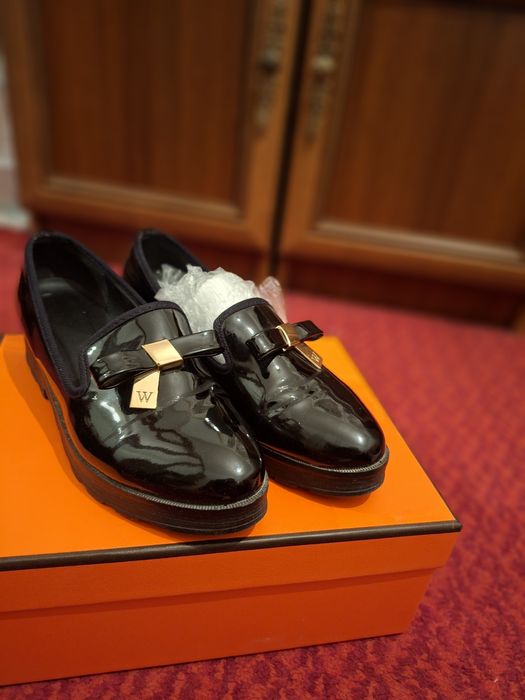 Продаеться женская обувь