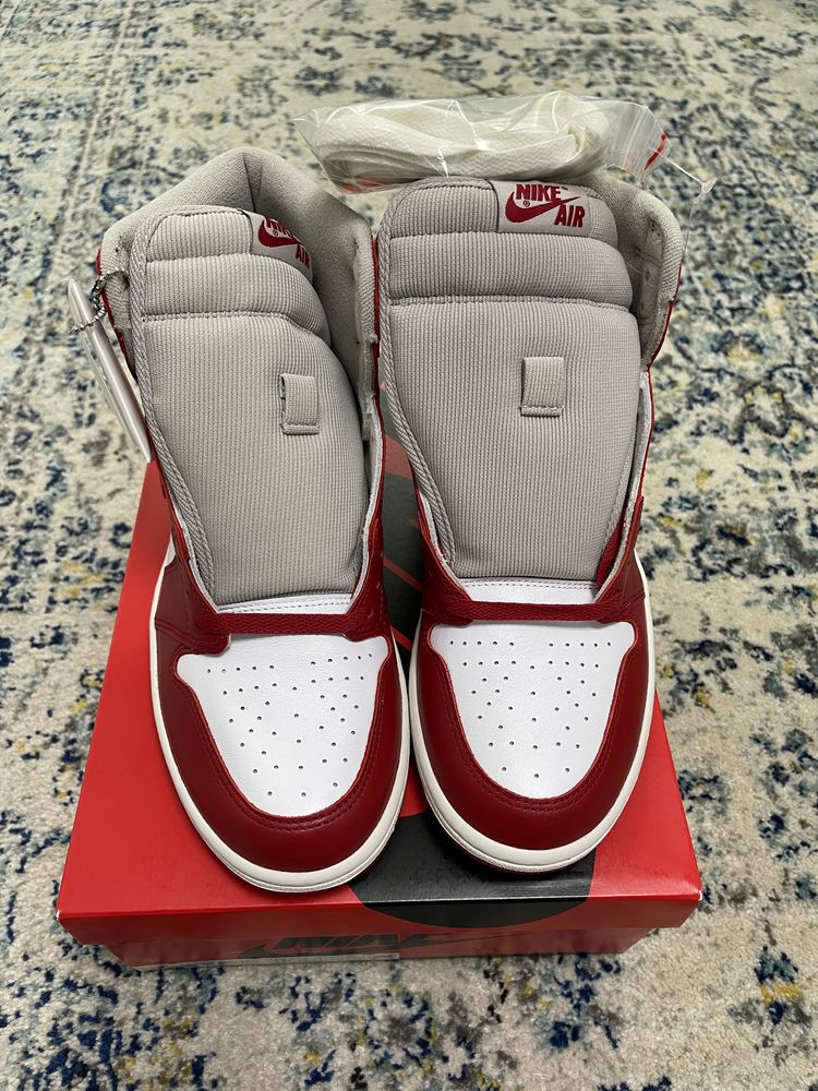 Nike Air Jordan 1 High Varsity Red 42