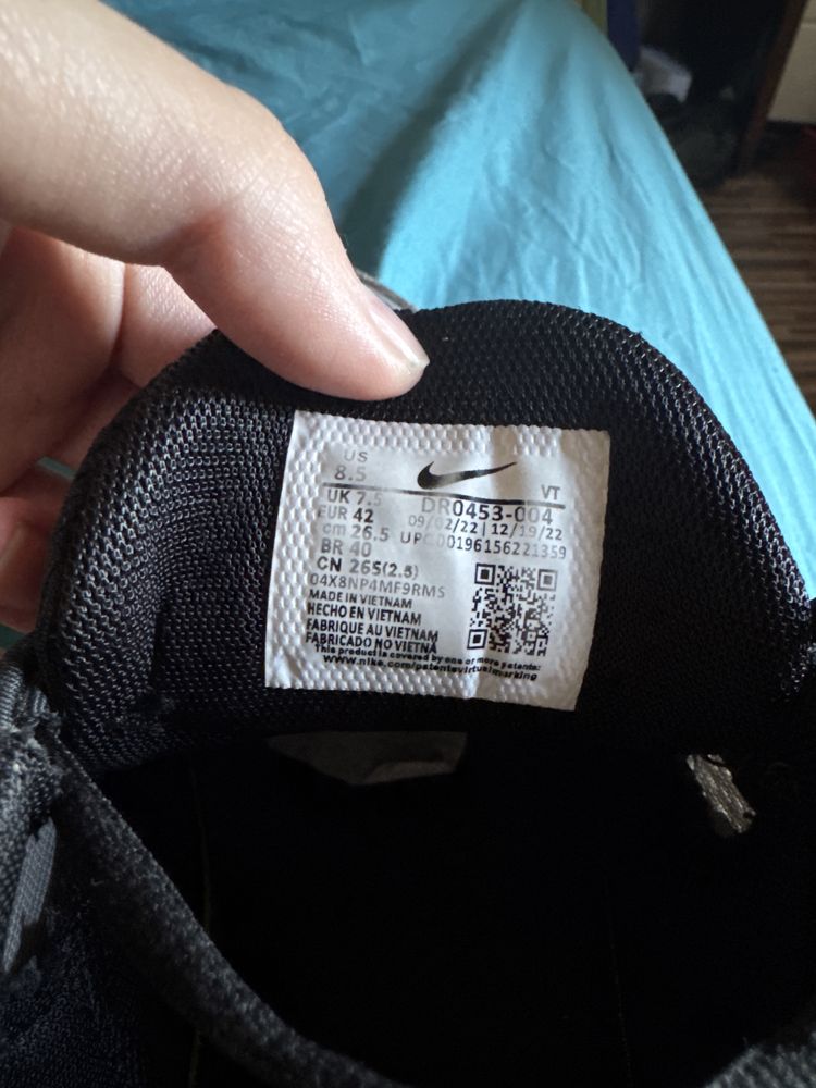 Кросовки Nike zoomx invincible run 03 торг уместен