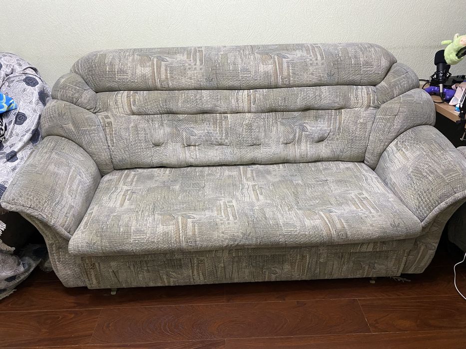 диван и два кресла