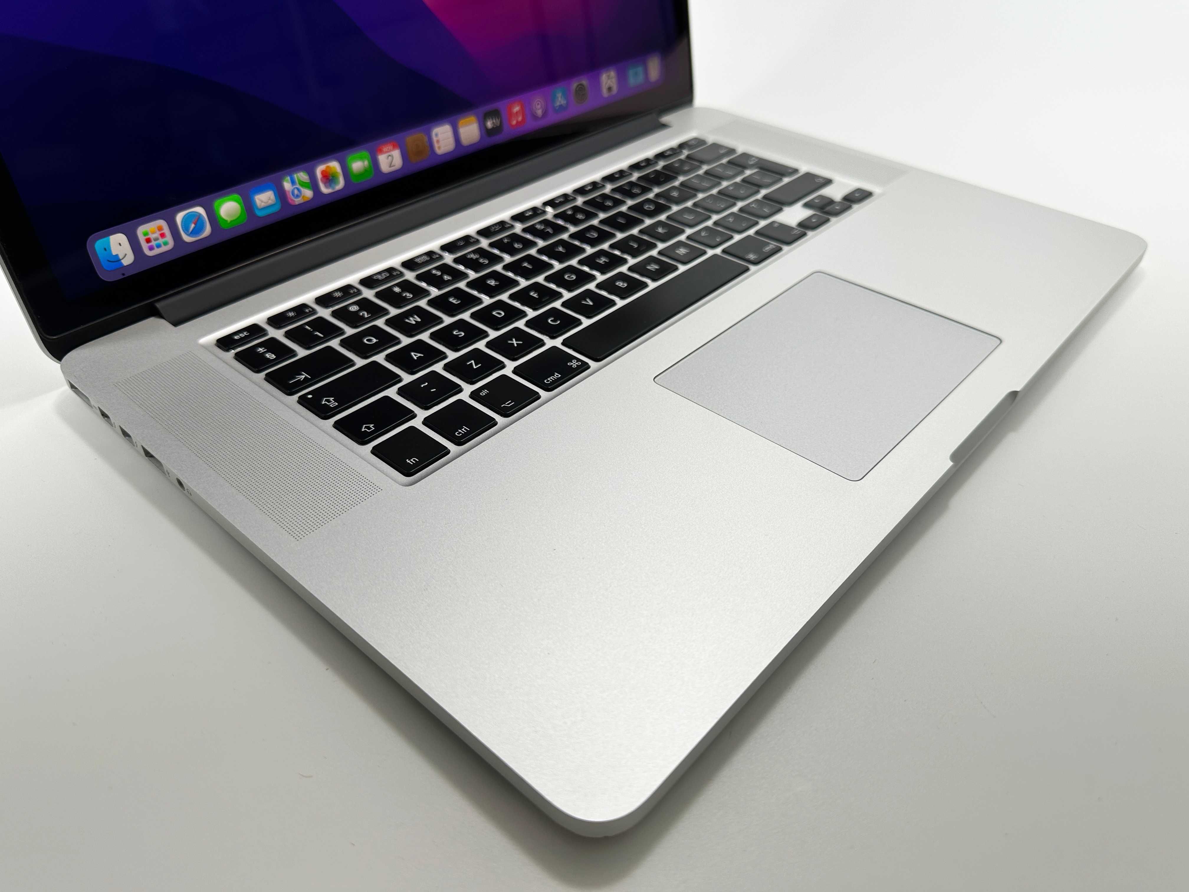 MacBook Pro 15.4 inch i7 16 gb ram 256 gb ssd CA NOU Impecabil