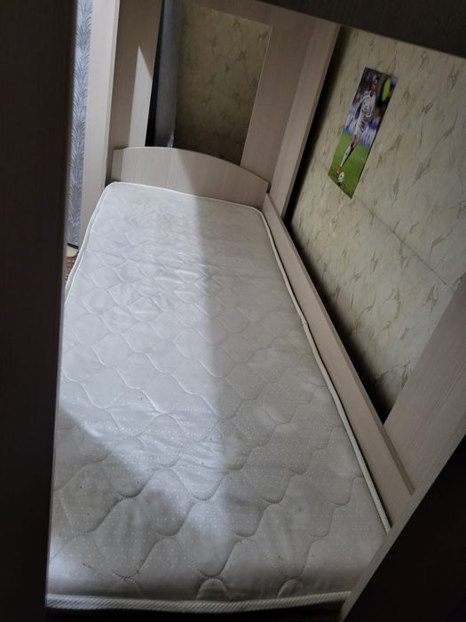 Продам двухъярусную кровать