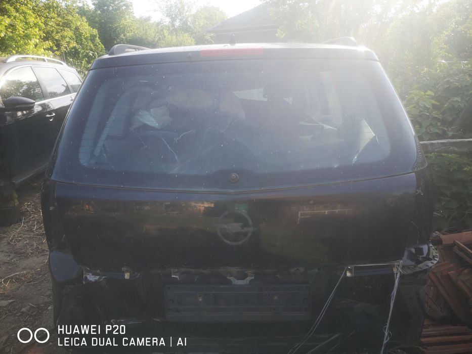 Опел зафира на части