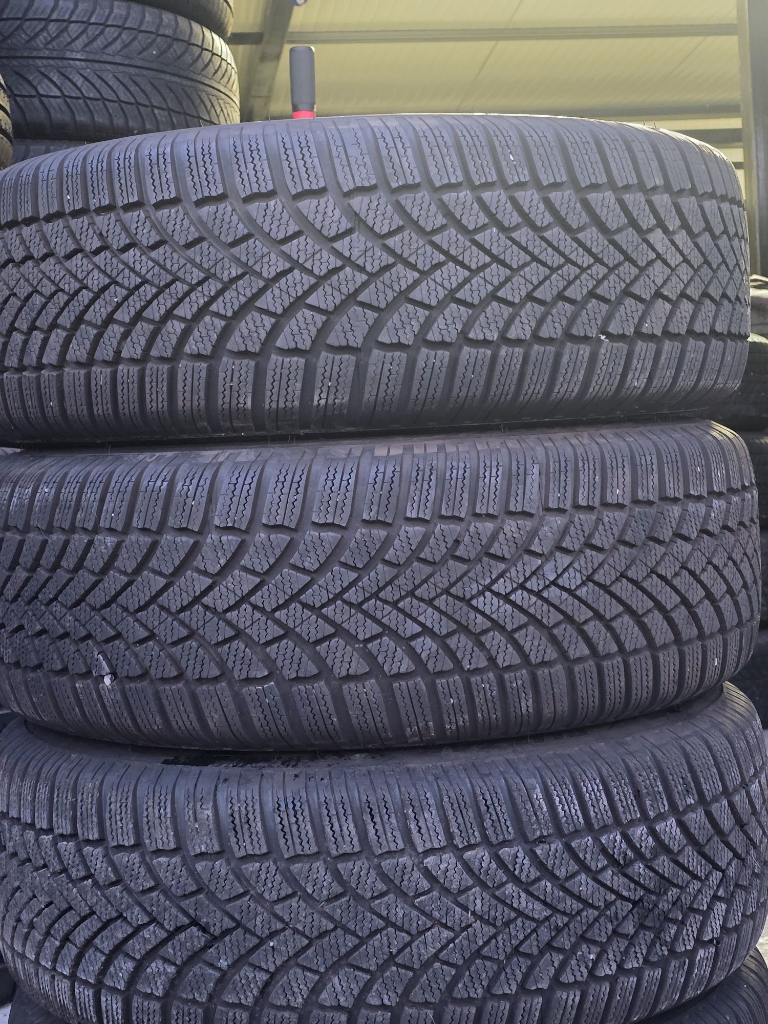 4 Броя 215/60/16 Bridgestone 2x8,5mm 2x7,5mm 2022dot