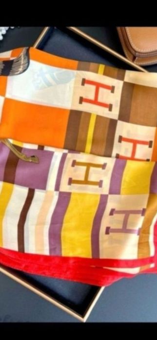 Eșarfă Gucci, Hermes, model 2026, 70×70cm, 100% mătase