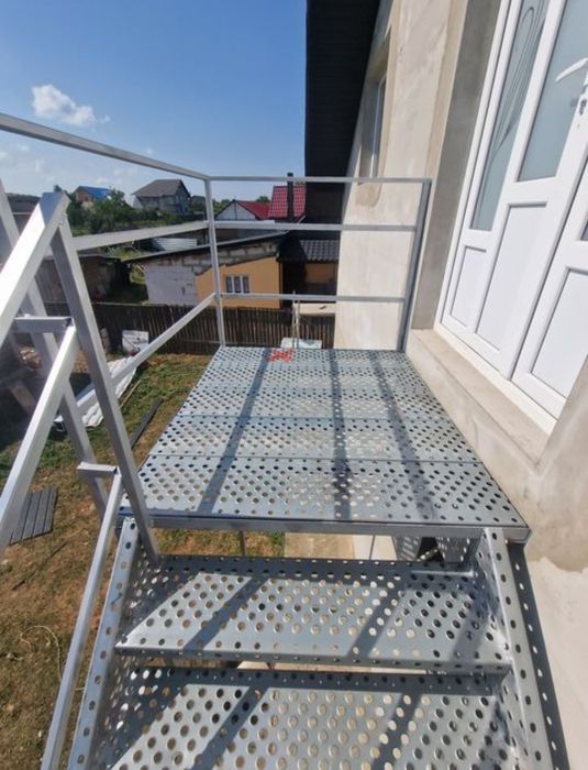 Scări metalice galvanizate la orice demisiune asiguram transport ori u