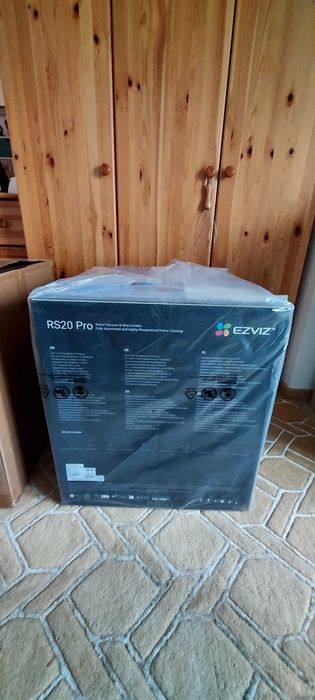 Aspirator EZVIZ RS20 pro . Este nou, sigilat si cu garantie