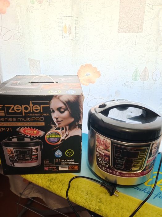 Мультиварка в отличном состоянии пользовались всего 2 раза