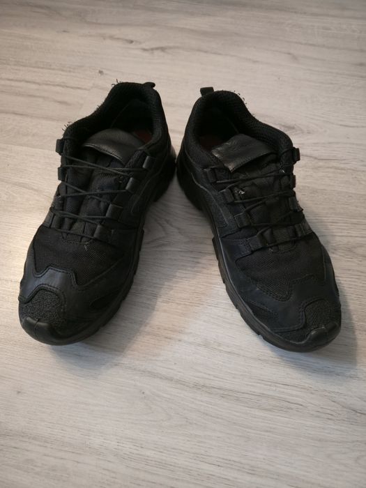 Încălțăminte politie