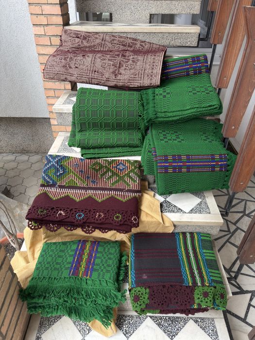 Cuverturi tesute manual din Lana.