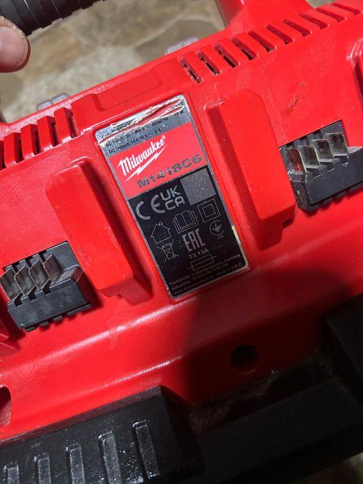 Încărcător Milwaukee M 1418C6