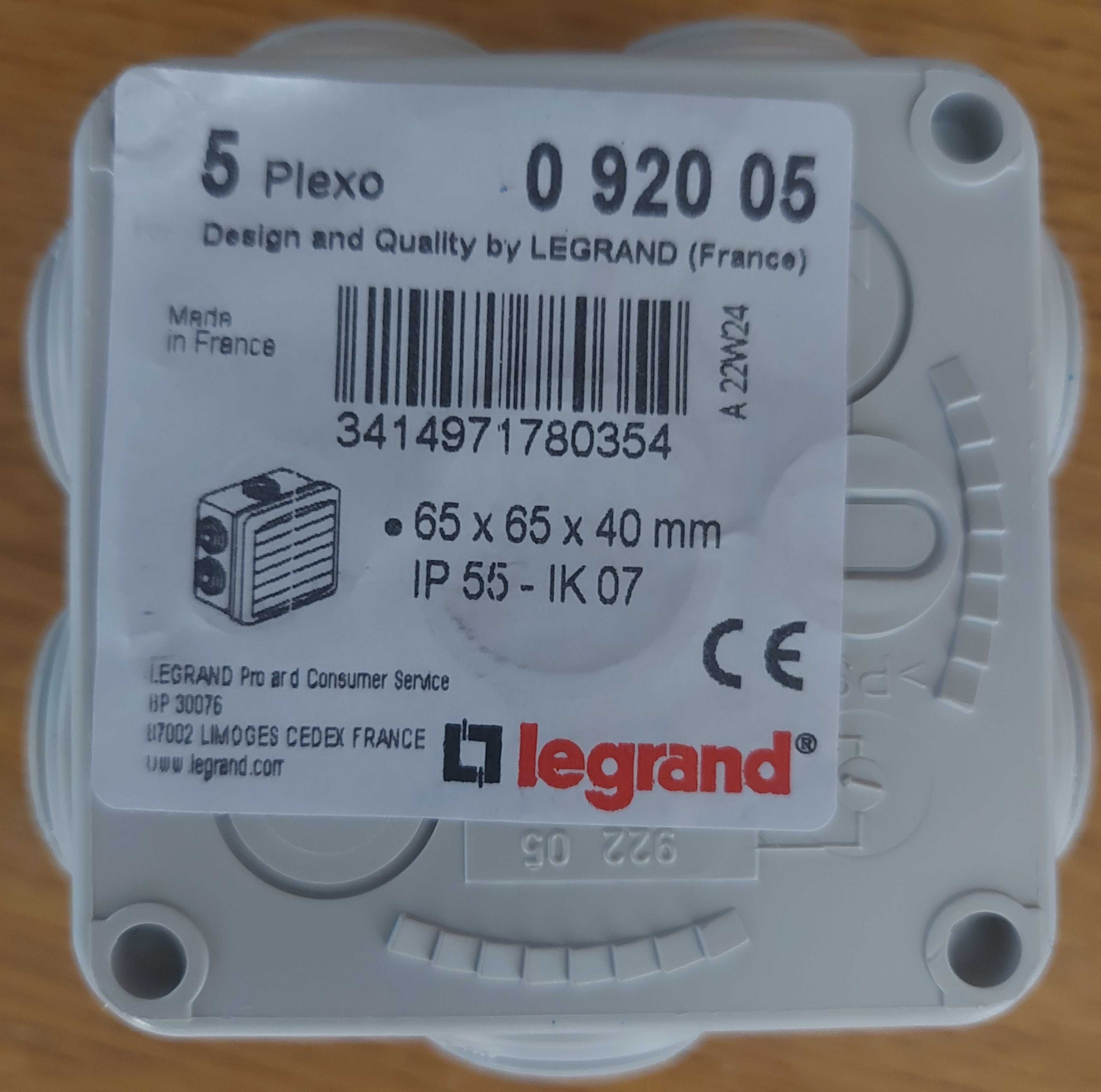 Разклонителна кутия/ Plexo, IP55 IK07, 65x65x40mm,7 вх. с тапи,Legrand