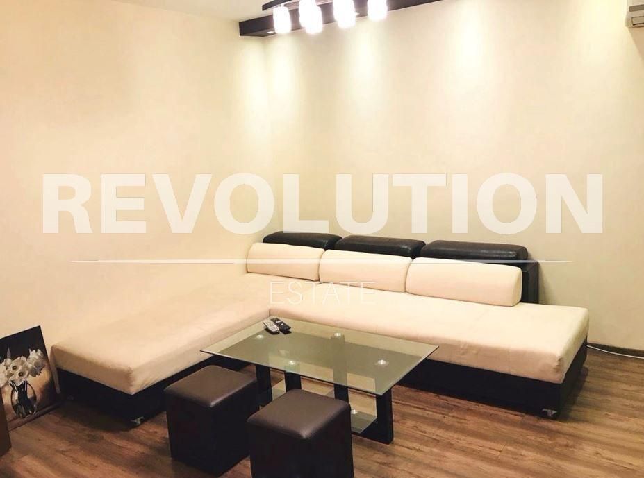 Тристаен апартамент в района на Винс!