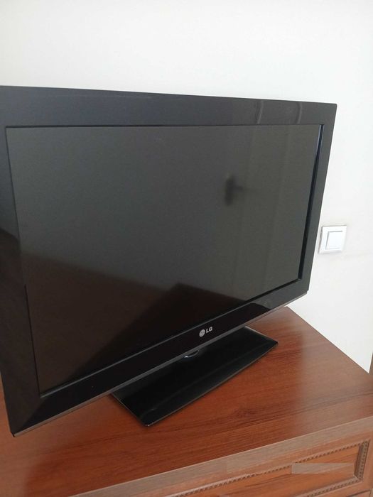 Продаётся телевизор LG 32 дюйма (модель 32LK330)