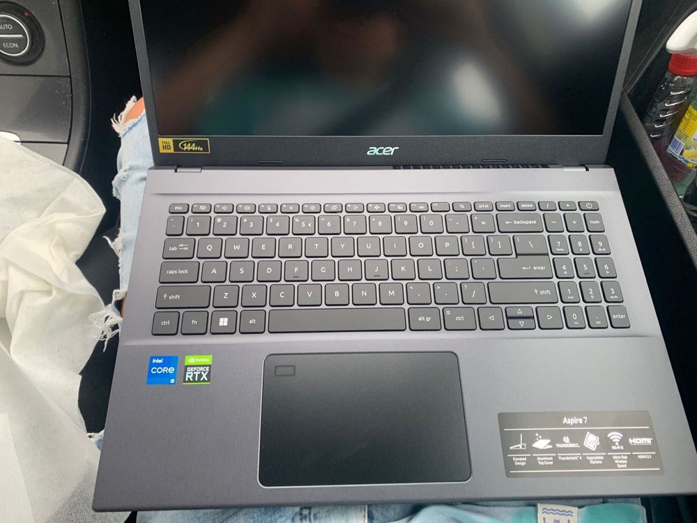 Vand laptop acer aspire 7