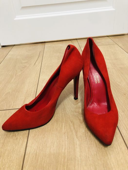 Продам женские туфли размер 36