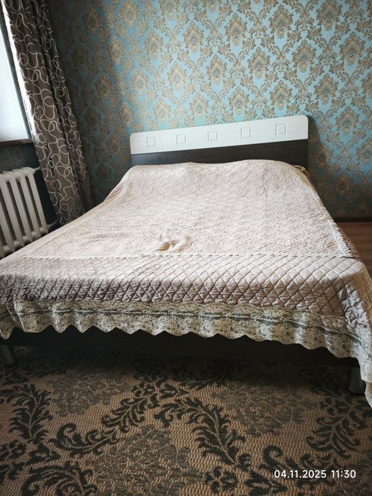 Кравать срочно .
