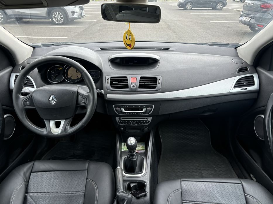 Renault Megane3 1,5 dci 107cp Usor Avariat / Lovit