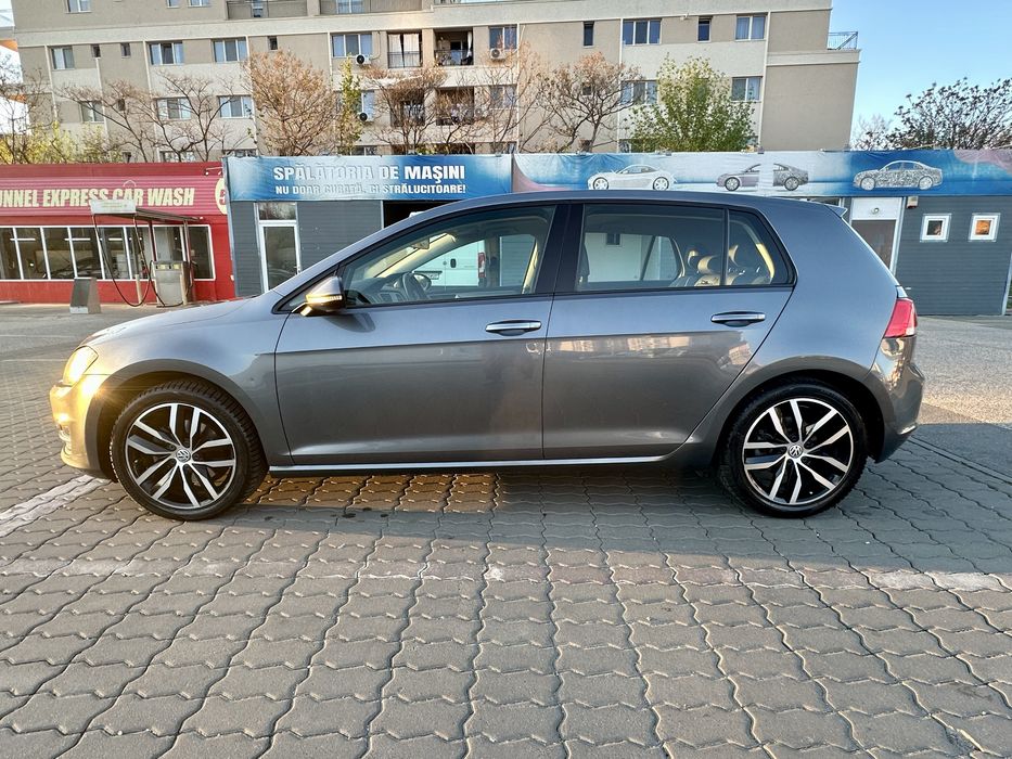 Volkswagen Golf 7 R-Line , cauciucuri ,vara + iarnǎ