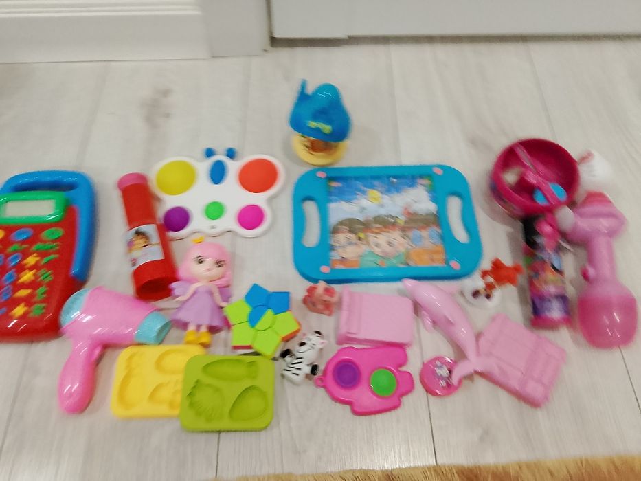 Разные игрушки для девочки