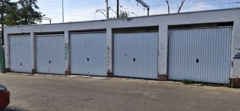 Garaj 18 metri pătrați