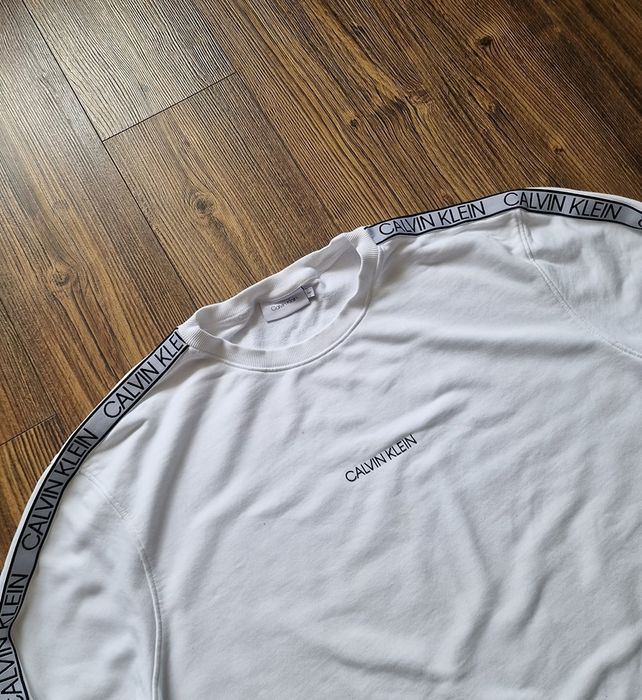 Страхотен мъжки суитчър  CALVIN KLEIN размер 3XL