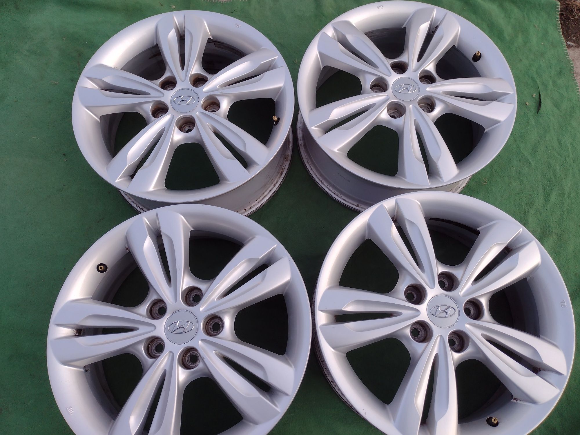 Перфектни 17-5х114.3 6.5j ET48 Hyundai ix35