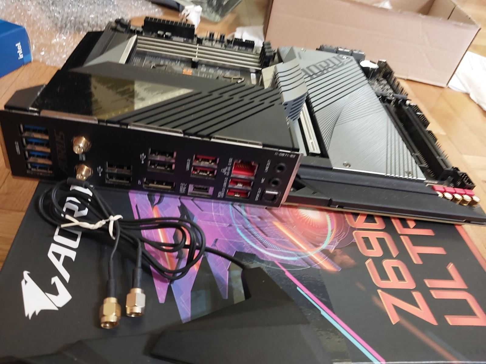 Intel Core i7 12700K + Gigabyte Z690 Aorus ULTRA Wi-Fi,  DDR5