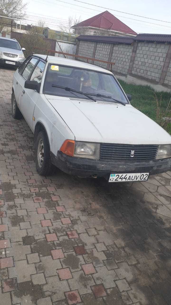 Автомобиль М2141